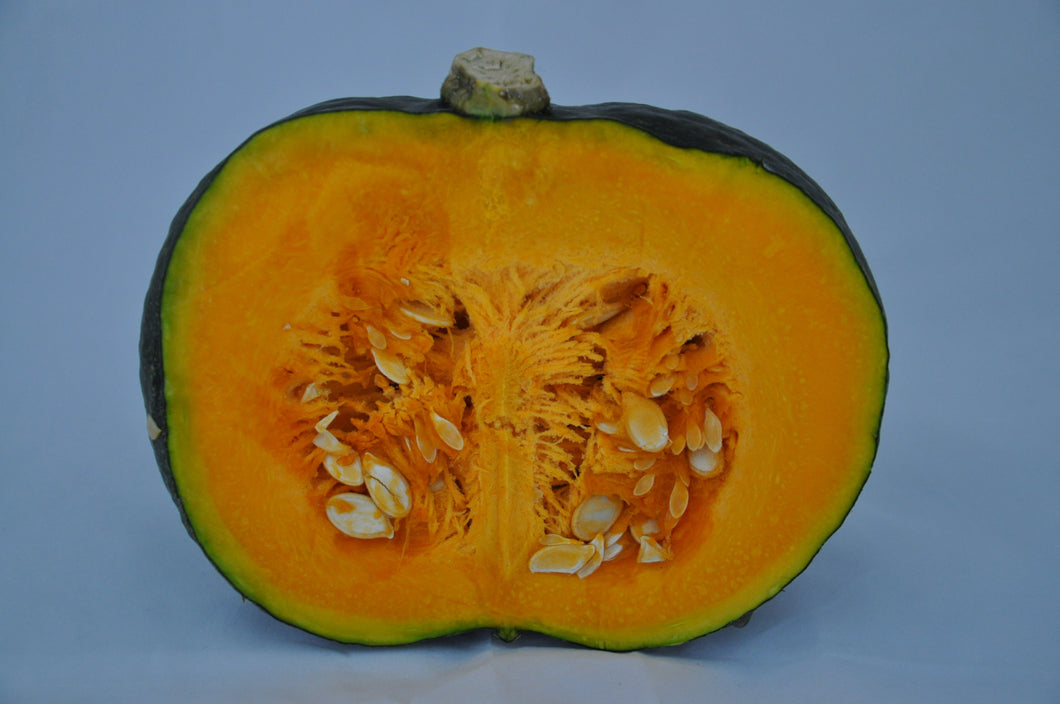 Courge shiatsu - 1/2 pièce (1 à 1.5 kg)
